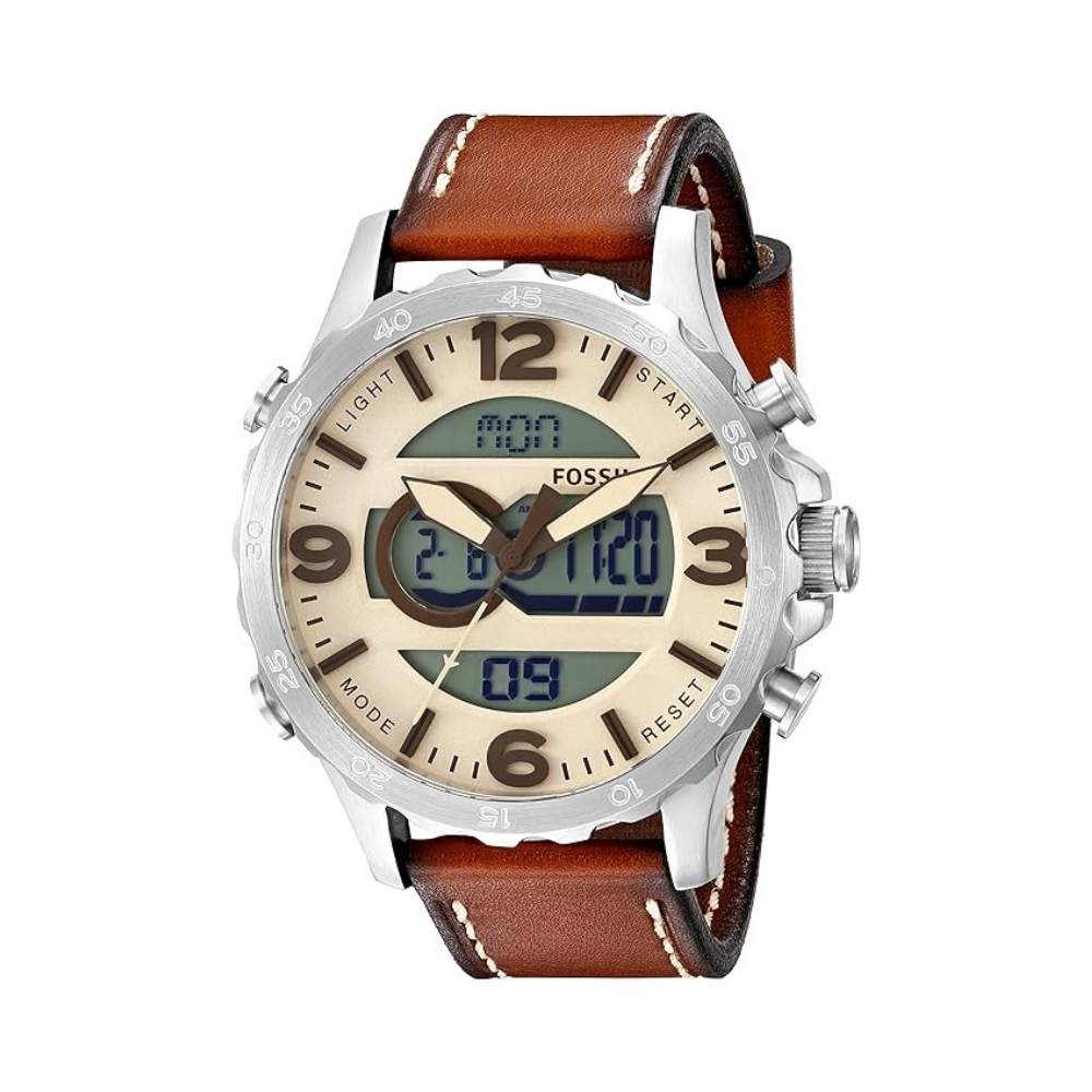Muški analogni sat sa kvarcnim mehanizmom i bež kožnom narukvicom. Robustan dizajn
